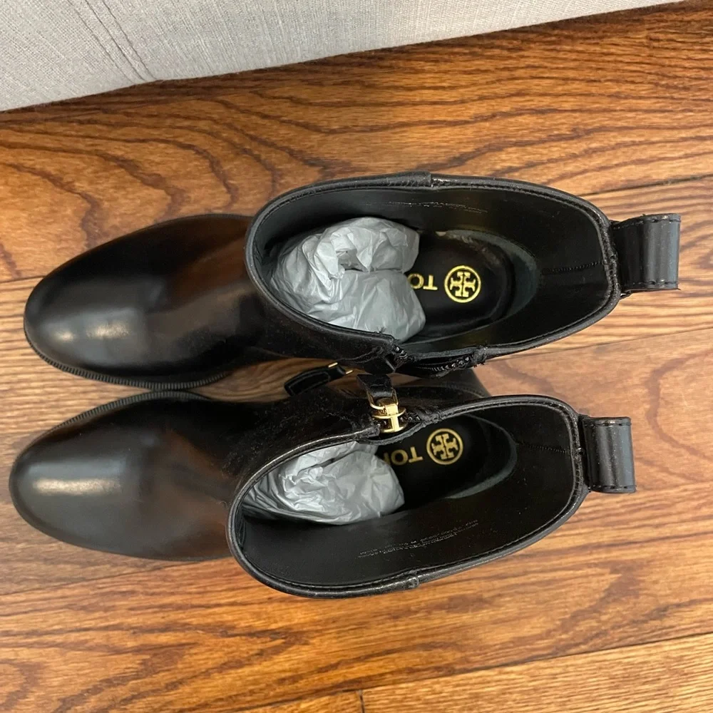 NWT Tory Burch Black Leather Ankle Booties Size 6.5 - Picture 4 of 6